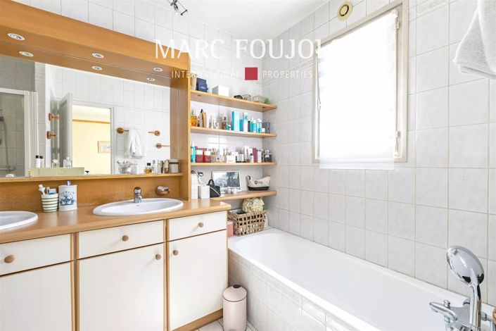 Image No.16-5 Bed House for sale