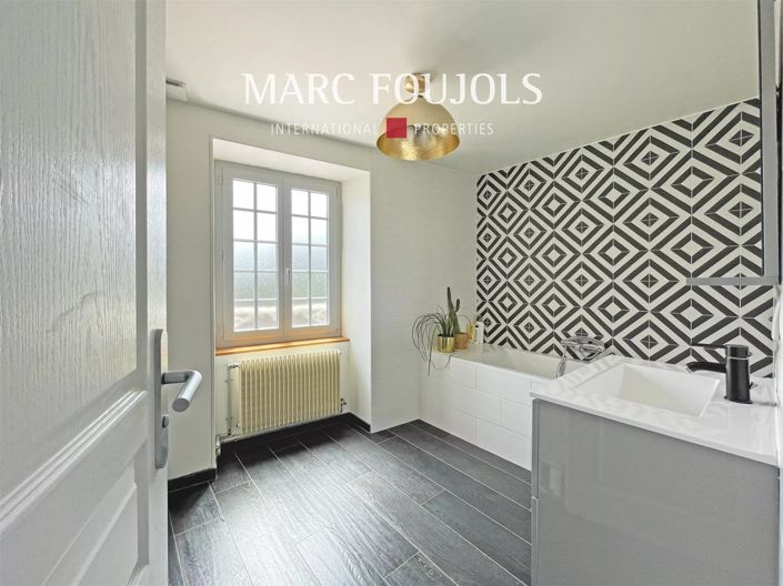 Image No.18-4 Bed House for sale