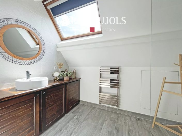 Image No.20-4 Bed House for sale