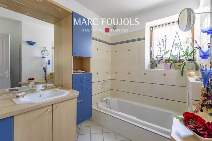 Image No.9-4 Bed House for sale