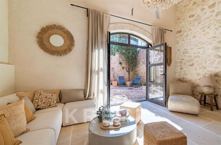 Image No.20-6 Bed House for sale