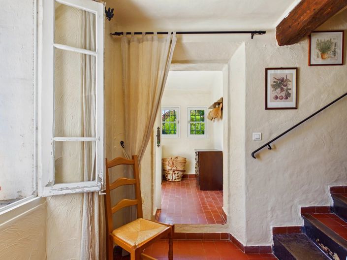 Image No.12-6 Bed House for sale