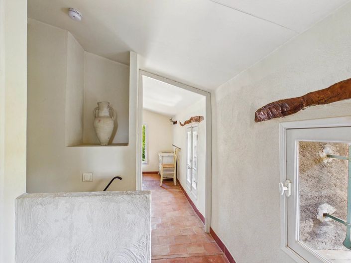 Image No.23-6 Bed House for sale