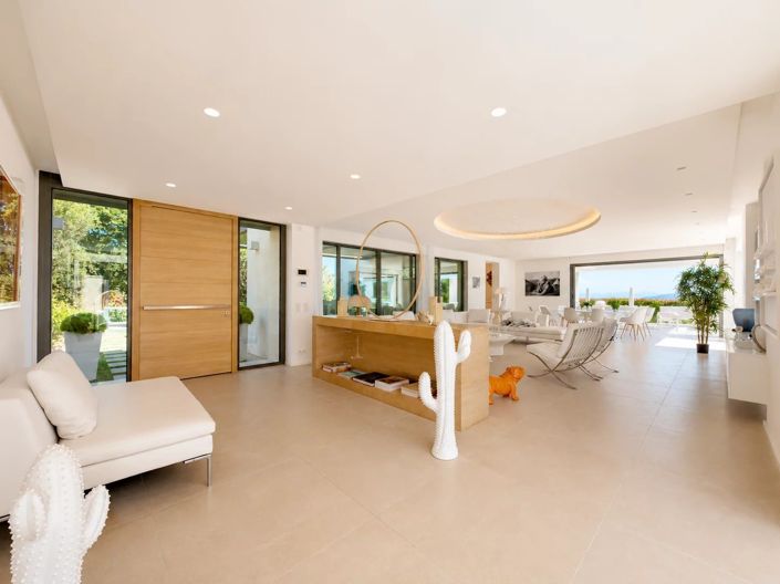 Image No.12-7 Bed House for sale