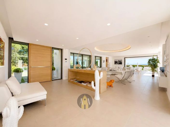 Image No.12-7 Bed House for sale