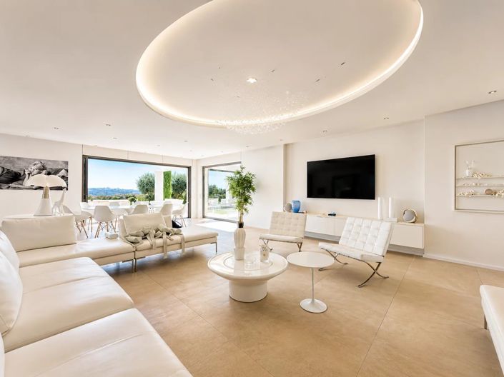 Image No.14-7 Bed House for sale