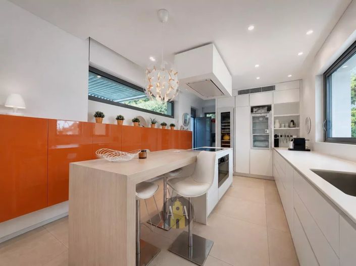 Image No.16-7 Bed House for sale