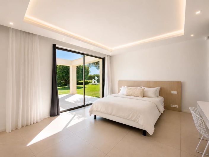 Image No.21-7 Bed House for sale