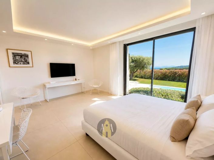 Image No.25-7 Bed House for sale
