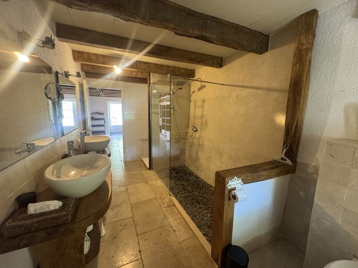Image No.8-6 Bed House for sale