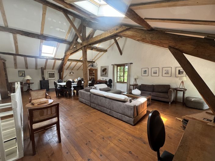 Image No.9-6 Bed House for sale