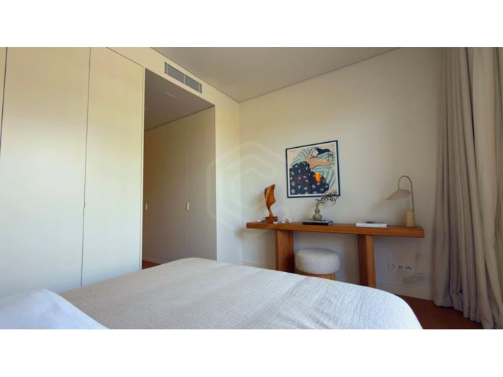 Image No.20-2 Bed Apartment for sale