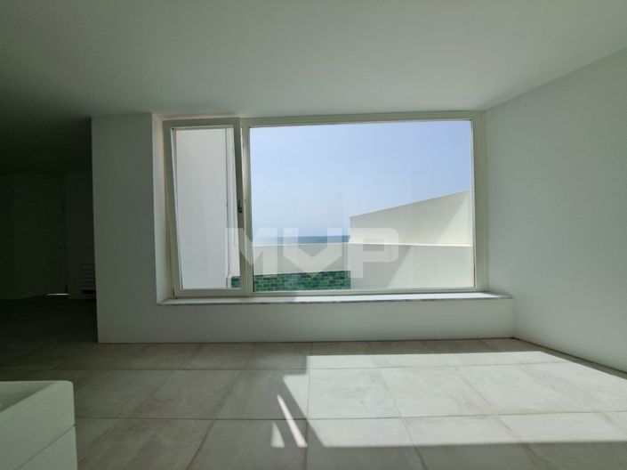 Image No.10-4 Bed House for sale