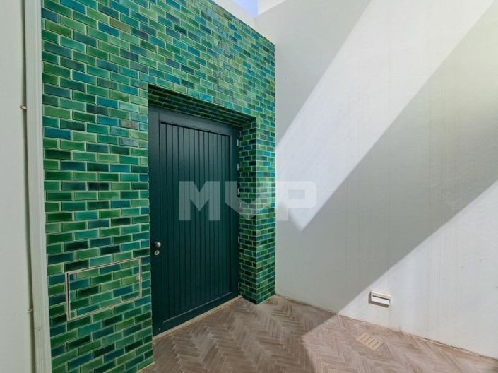 Image No.12-4 Bed House for sale