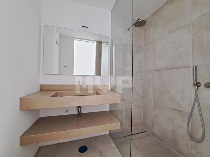Image No.14-4 Bed House for sale
