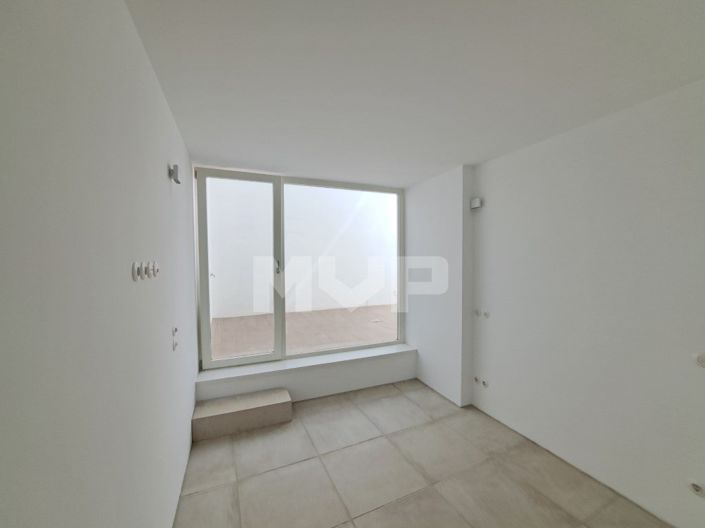 Image No.15-4 Bed House for sale