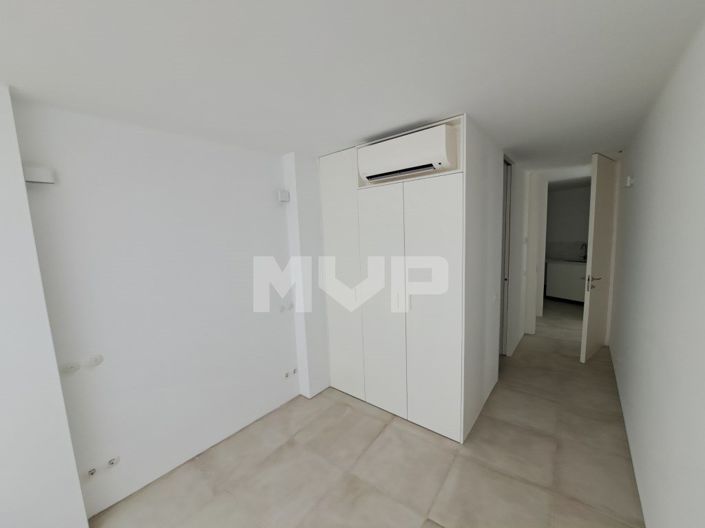 Image No.18-4 Bed House for sale