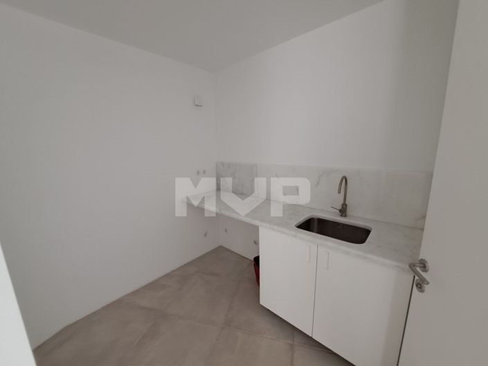 Image No.19-4 Bed House for sale