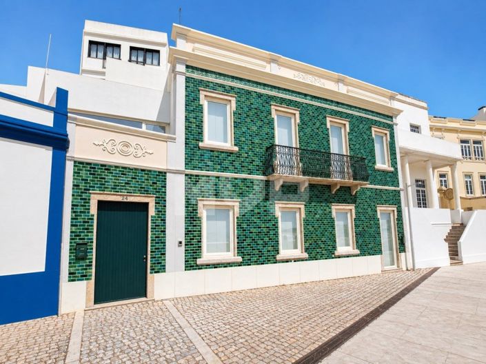 Image No.2-4 Bed House for sale