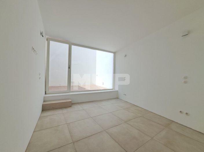 Image No.21-4 Bed House for sale