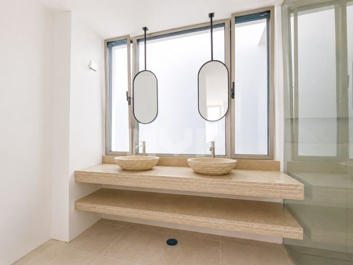 Image No.22-4 Bed House for sale