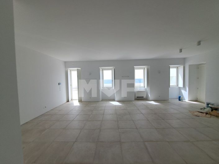 Image No.27-4 Bed House for sale
