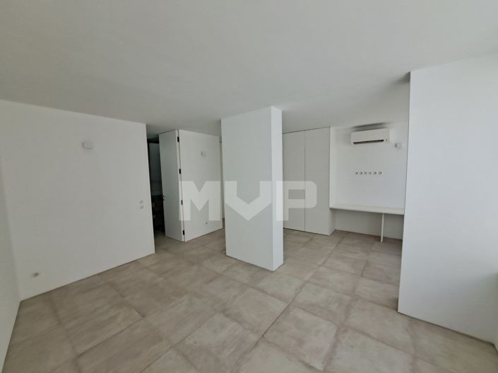 Image No.30-4 Bed House for sale