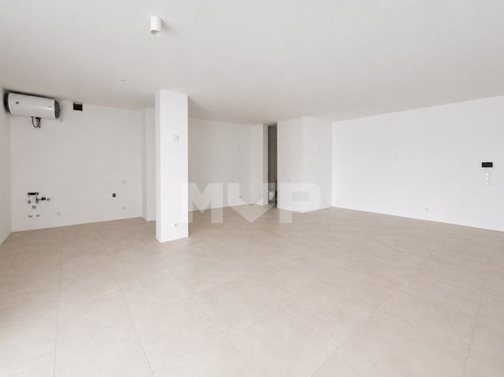 Image No.42-4 Bed House for sale