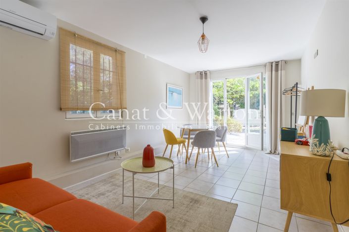 Image No.18-6 Bed House for sale
