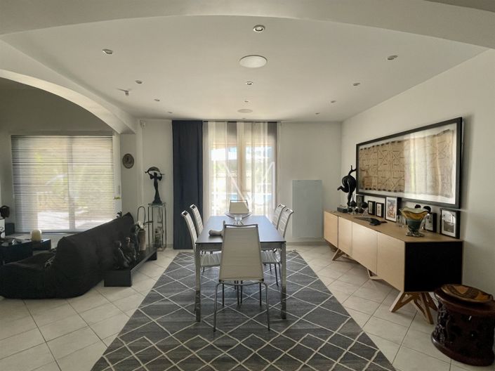 Image No.13-4 Bed House for sale