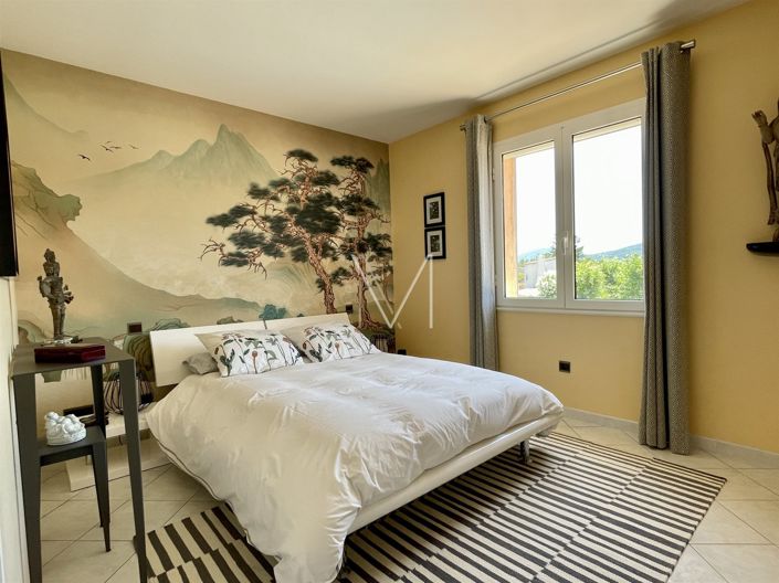 Image No.21-4 Bed House for sale