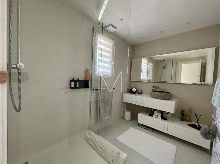 Image No.22-4 Bed House for sale