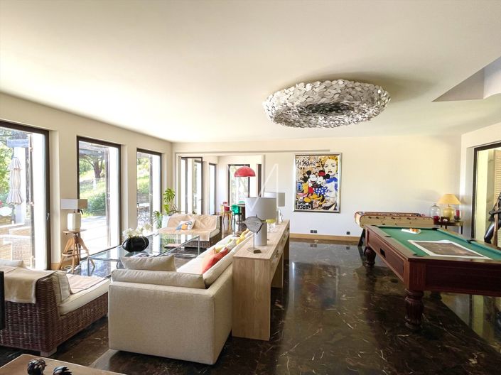 Image No.20-5 Bed House for sale
