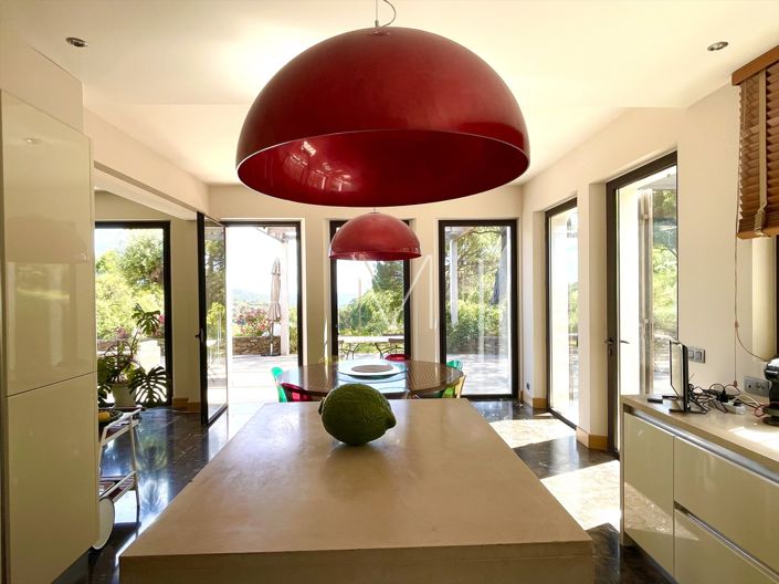 Image No.24-5 Bed House for sale