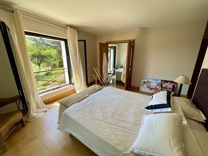 Image No.28-5 Bed House for sale