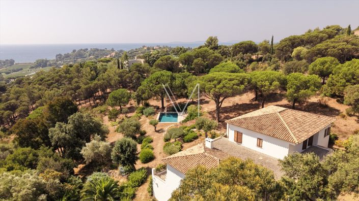 Image No.44-5 Bed House for sale