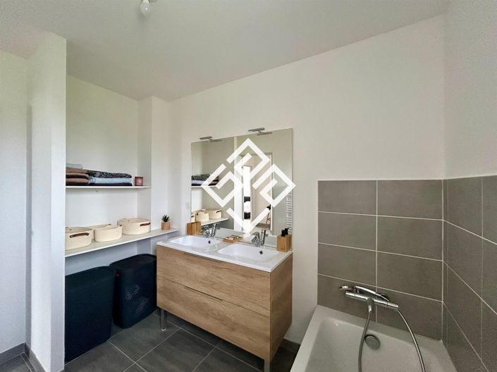Image No.13-3 Bed House for sale