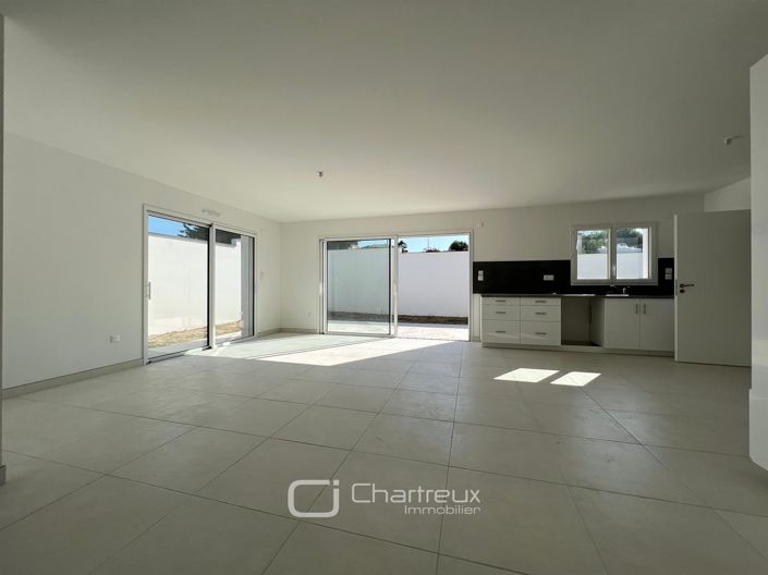 Image No.2-3 Bed House for sale