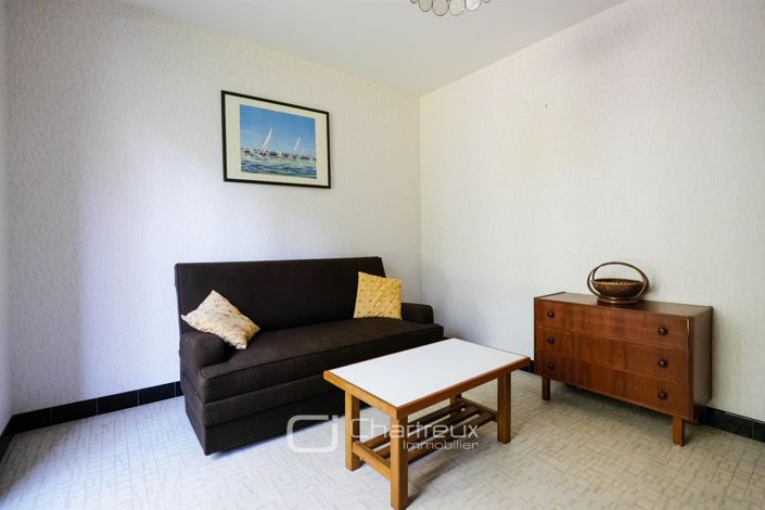 Image No.10-6 Bed House for sale