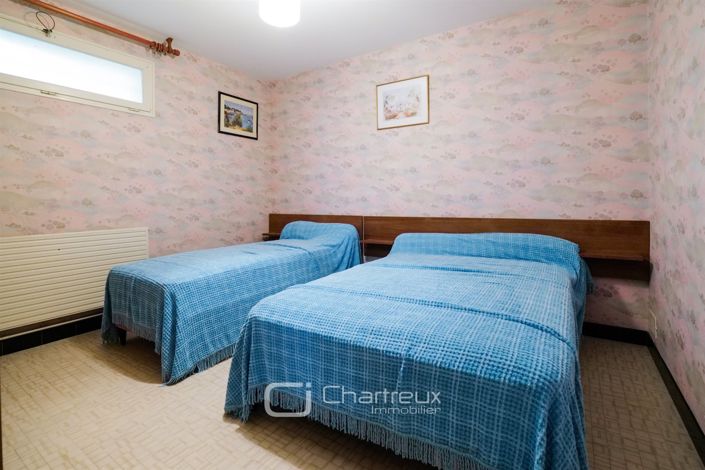 Image No.13-6 Bed House for sale