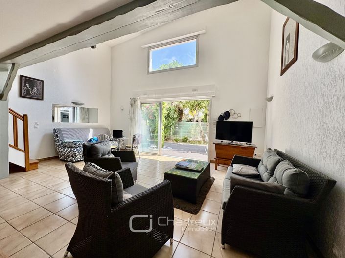 Image No.9-3 Bed House for sale
