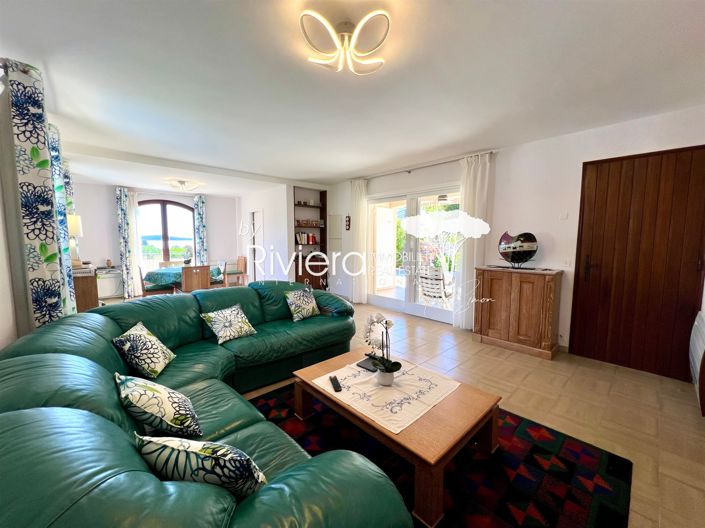 Image No.16-5 Bed House for sale