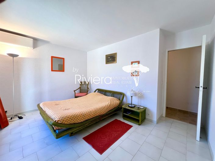 Image No.20-5 Bed House for sale