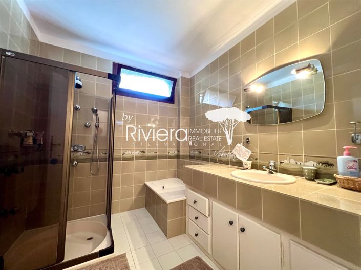 Image No.25-5 Bed House for sale