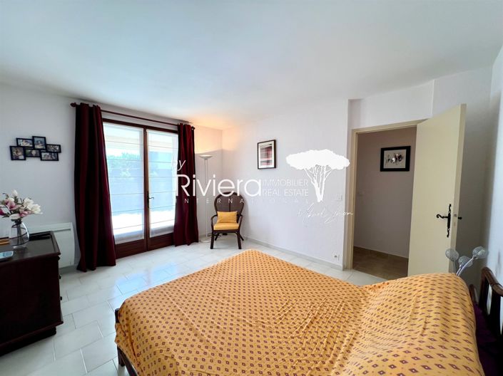 Image No.26-5 Bed House for sale