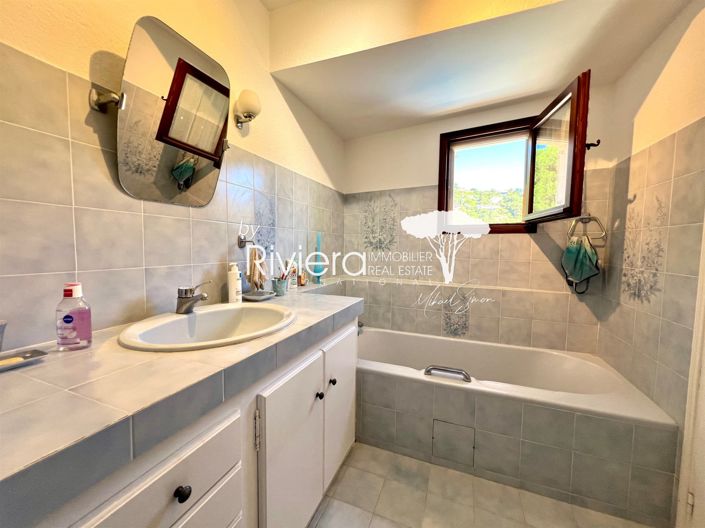 Image No.33-5 Bed House for sale