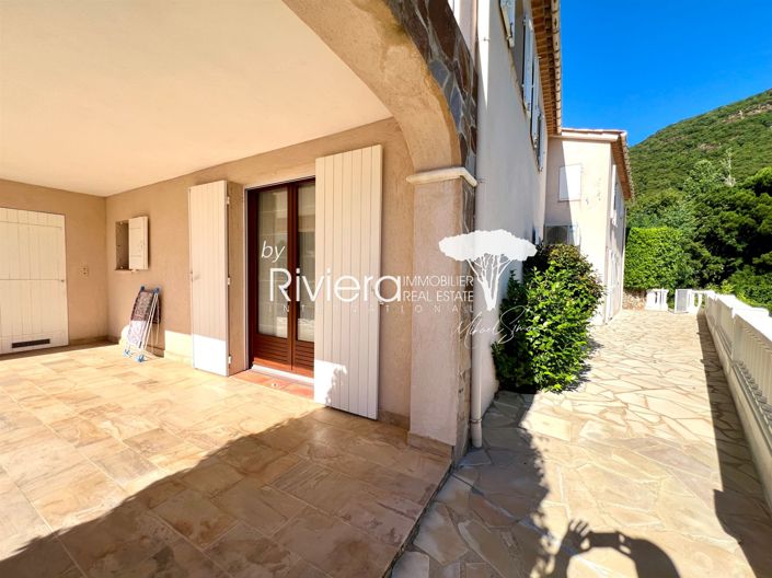 Image No.40-5 Bed House for sale