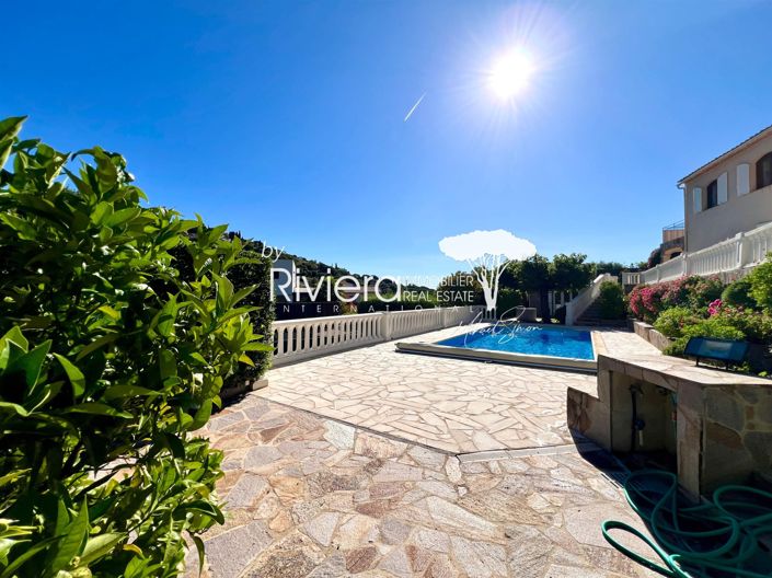 Image No.50-5 Bed House for sale