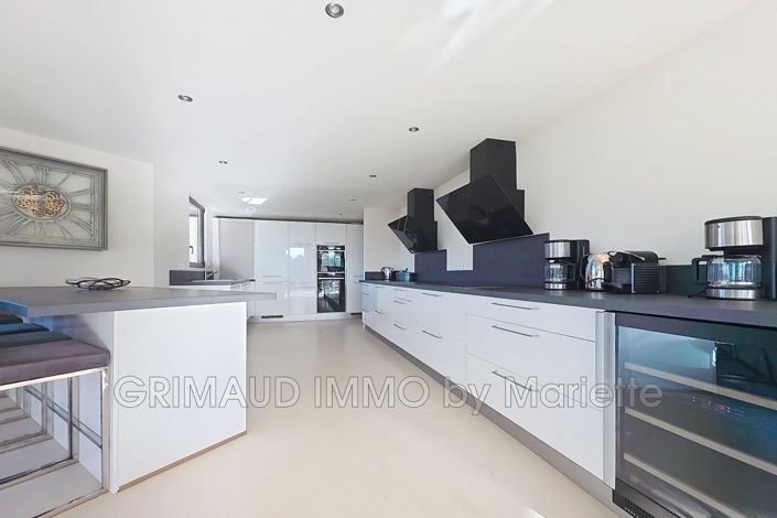 Image No.4-5 Bed House for sale