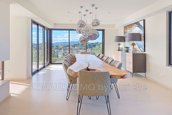 Image No.5-5 Bed House for sale